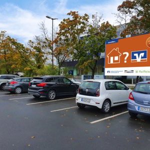 Leibnitzstr. - Großparkplatz an den Naabwiesen rechts