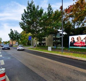Leibnitzstr. - Einfahrt Parkhaus, rechte Seite