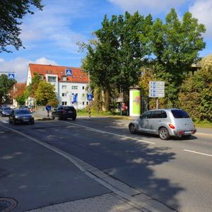 Fr.-Ebert-Straße vor Parkhaus            3.00/3.90