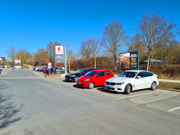 Altdorfer Str. - Am Ziegelanger Parkplatz Nord, links