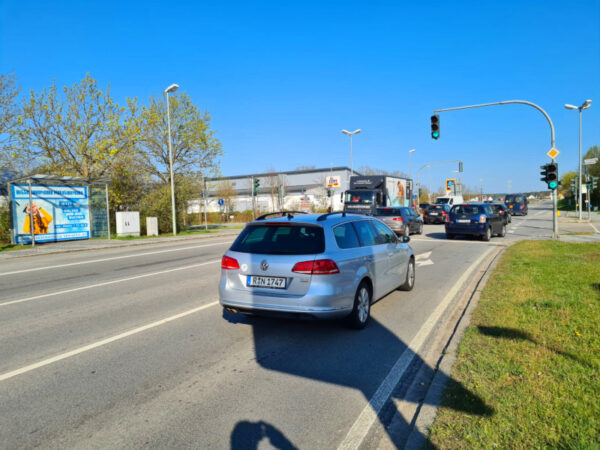 Schwandorferstr. - Kreuzung Staatsstr. 2149 STE      "WH"
