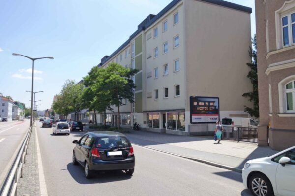Adolf-Schmetzer-Str  20
