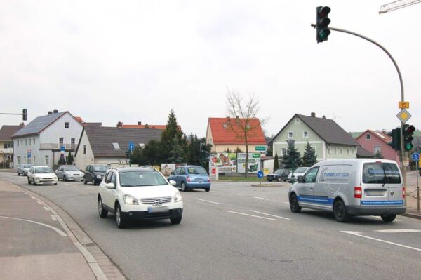 Amberger Str (B 15)/Chamer Str 3