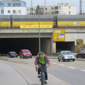 Lilienthalstr,Nh. 4, vor DB-Br, saw.