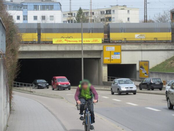 Lilienthalstr,Nh. 4, vor DB-Br, saw.