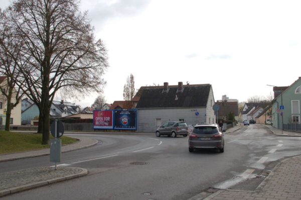 Weichser Weg/Holzgartenstr/nh. E-center im DEZ/geg. Einf PH